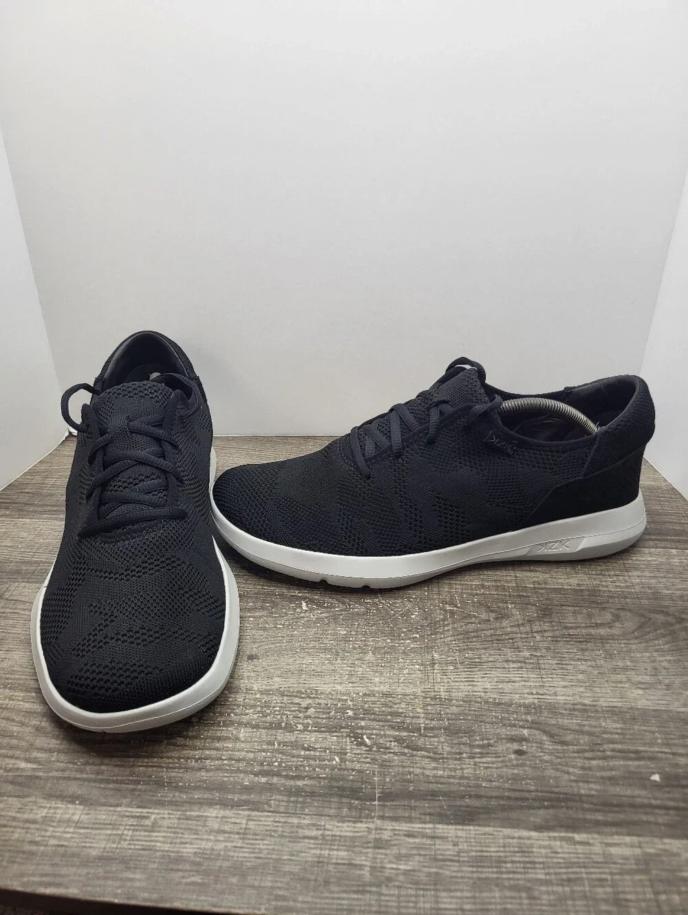 Kizik Lima 2 Hands Free Step-In Low Top Sneakers Black Mens Size 12 Wide